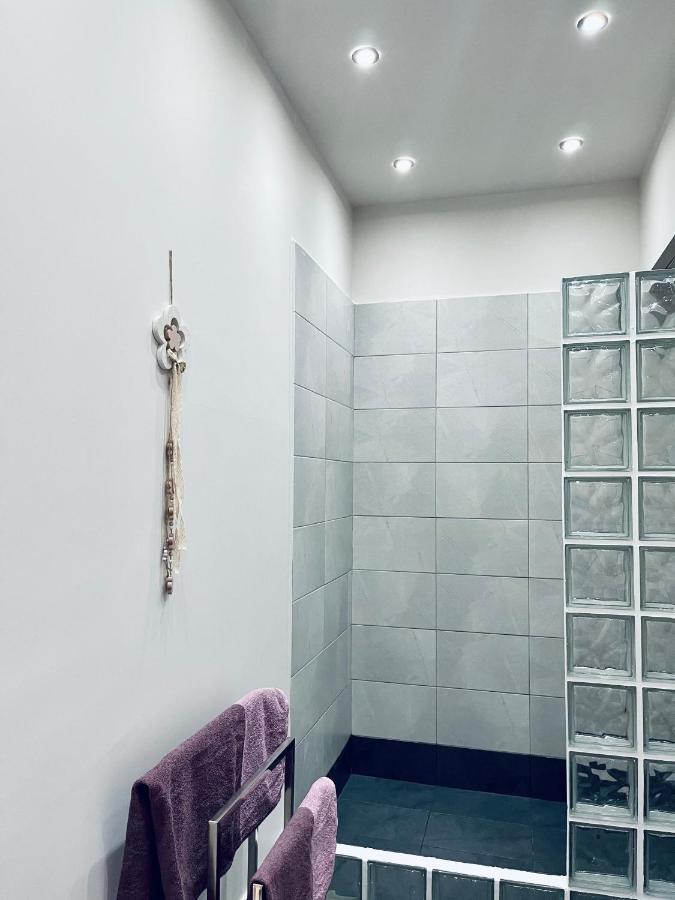 אנביסוס Seaview Apartments מראה חיצוני תמונה