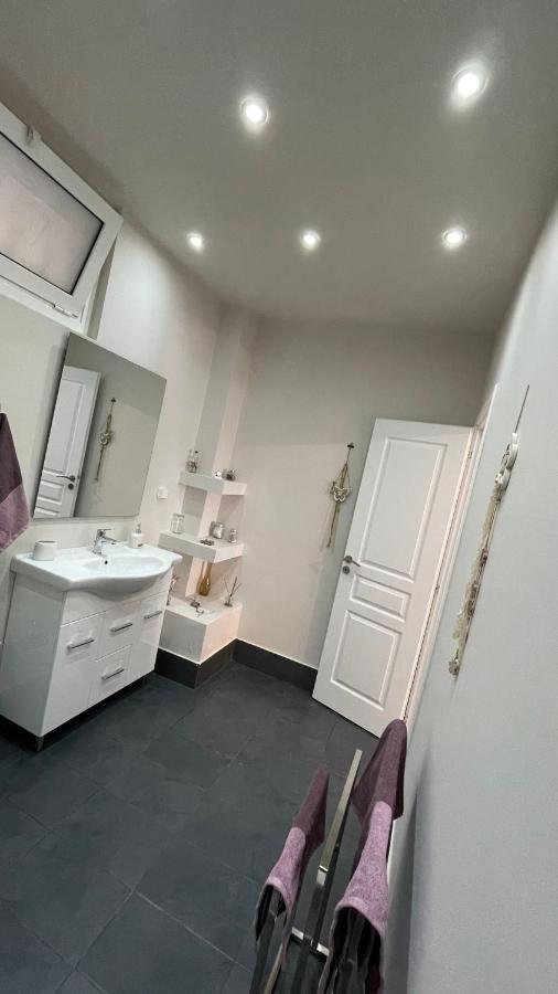 אנביסוס Seaview Apartments מראה חיצוני תמונה