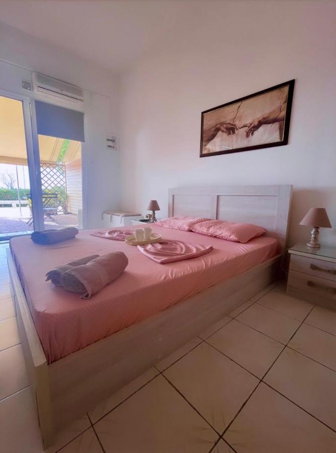 אנביסוס Seaview Apartments מראה חיצוני תמונה